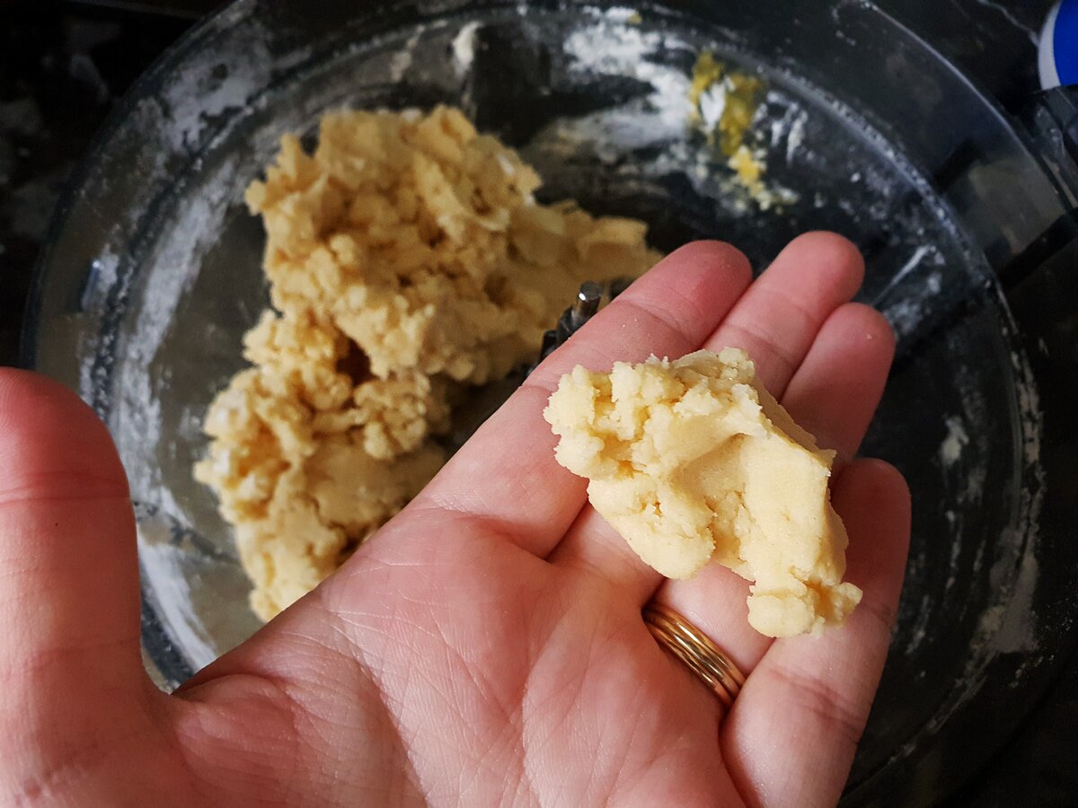 Фюзели персиковые еда