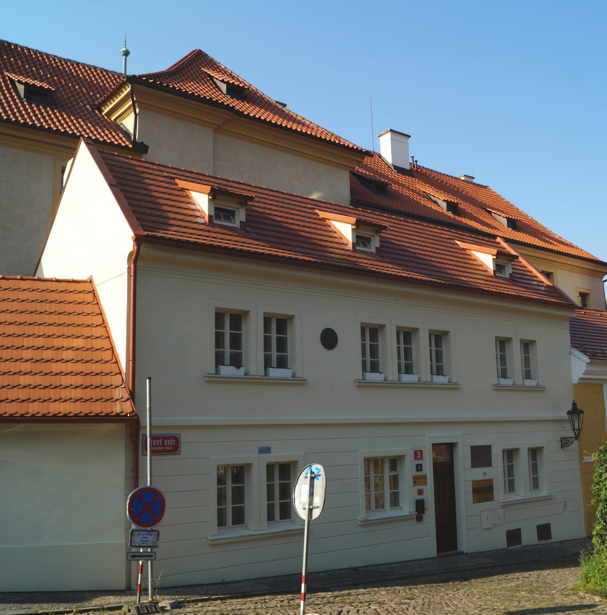 Дом "У золотого грифа" (фото с сайта radio.cz)