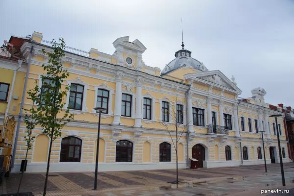 В Туле сохранилось достаточно много дореволюционных зданий, гулять по историческому центру одно удовольствие. Бывший дом Лялиных, Тула, Октябрьская улица, 45.-8