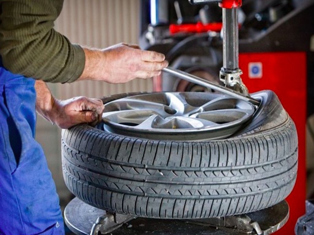 Замена диска на шиномонтаже.