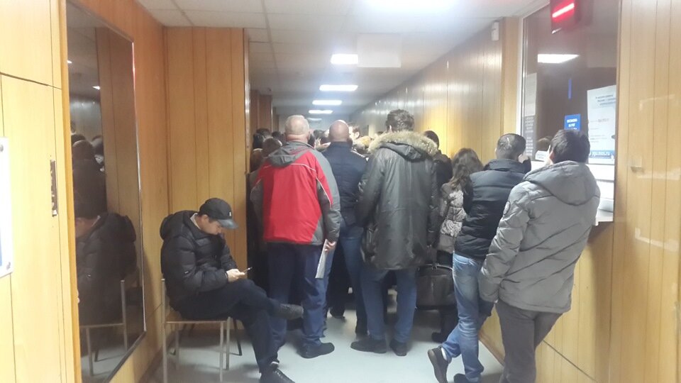 В зале ожидания....