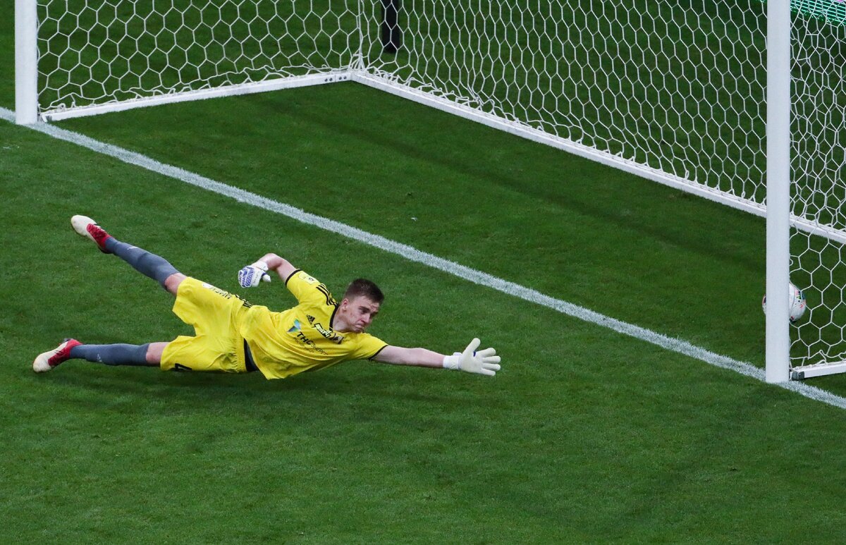 Денис Попов.