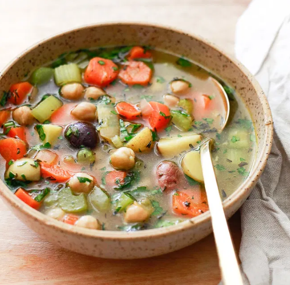 суп с нутом и овощами