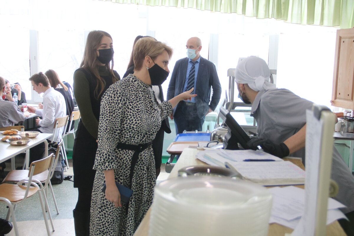 Власти проверяют школьные столовые 
