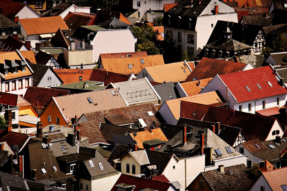 Каких домов и каких форм только не строят