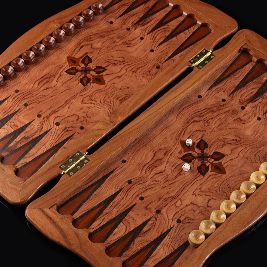 На фото: Нарды "Андромеда" из бубинго. Фото с сайта:kadun.ru