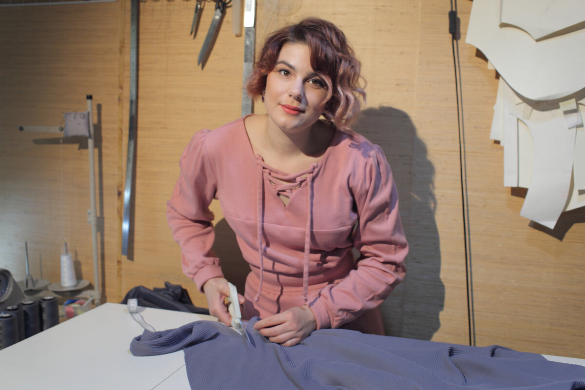 С вами Дизайнер и блогер Яна Левашова. Всем позитива и радости от занятий любимыми делами! А так же работы по душе!