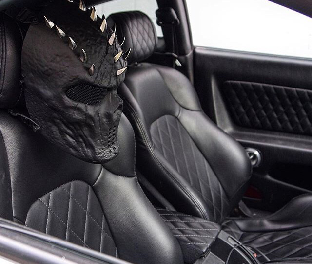 Очень крутой Шоу-рум в Москве дизайнерских аксессуаров и изделий ручной работы iron shop Moscow