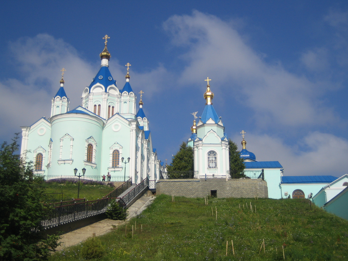 Курская область что там находится. Коренная пустынь Курск. Церковь Рождества Пресвятой Богородицы Курск. Коренная пустынь монастырь.