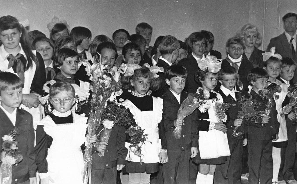 Первоклассники, 1980-е годы. Фото взято из открытых источников: russiainphoto.ru