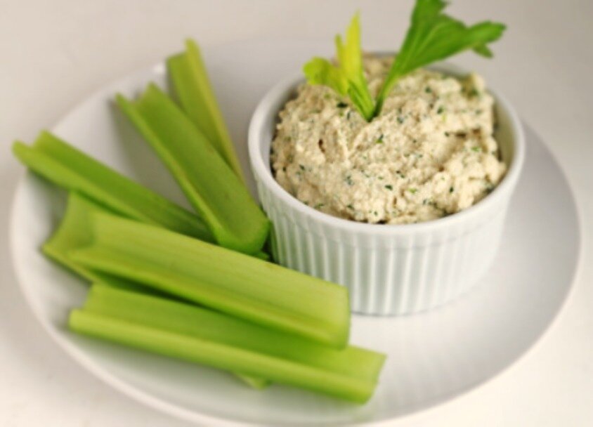 Витаминная закуска из сельдерея. Фото из интернета