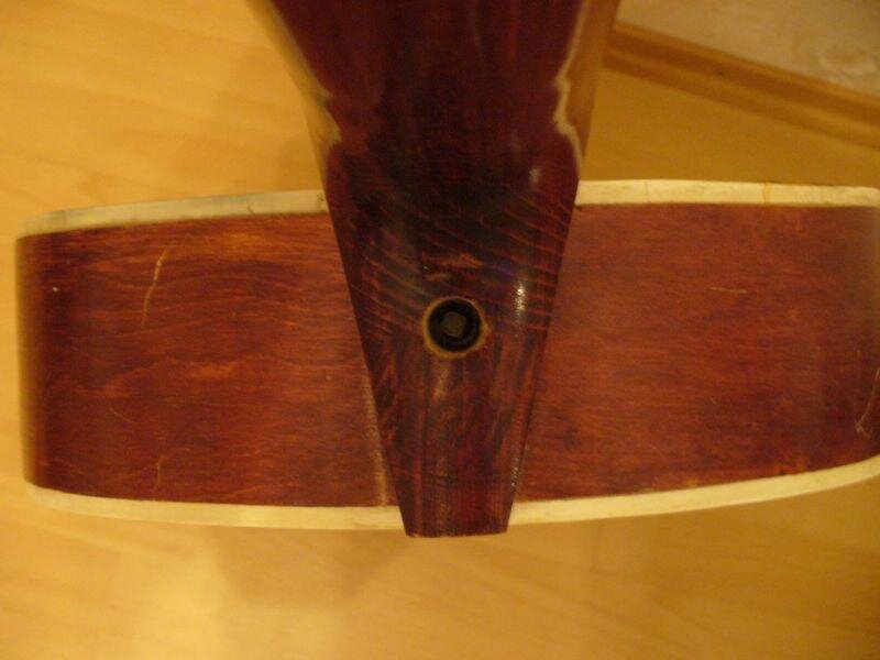 Вот так крепился гриф. Изображение взято из Яндекс-картинки.