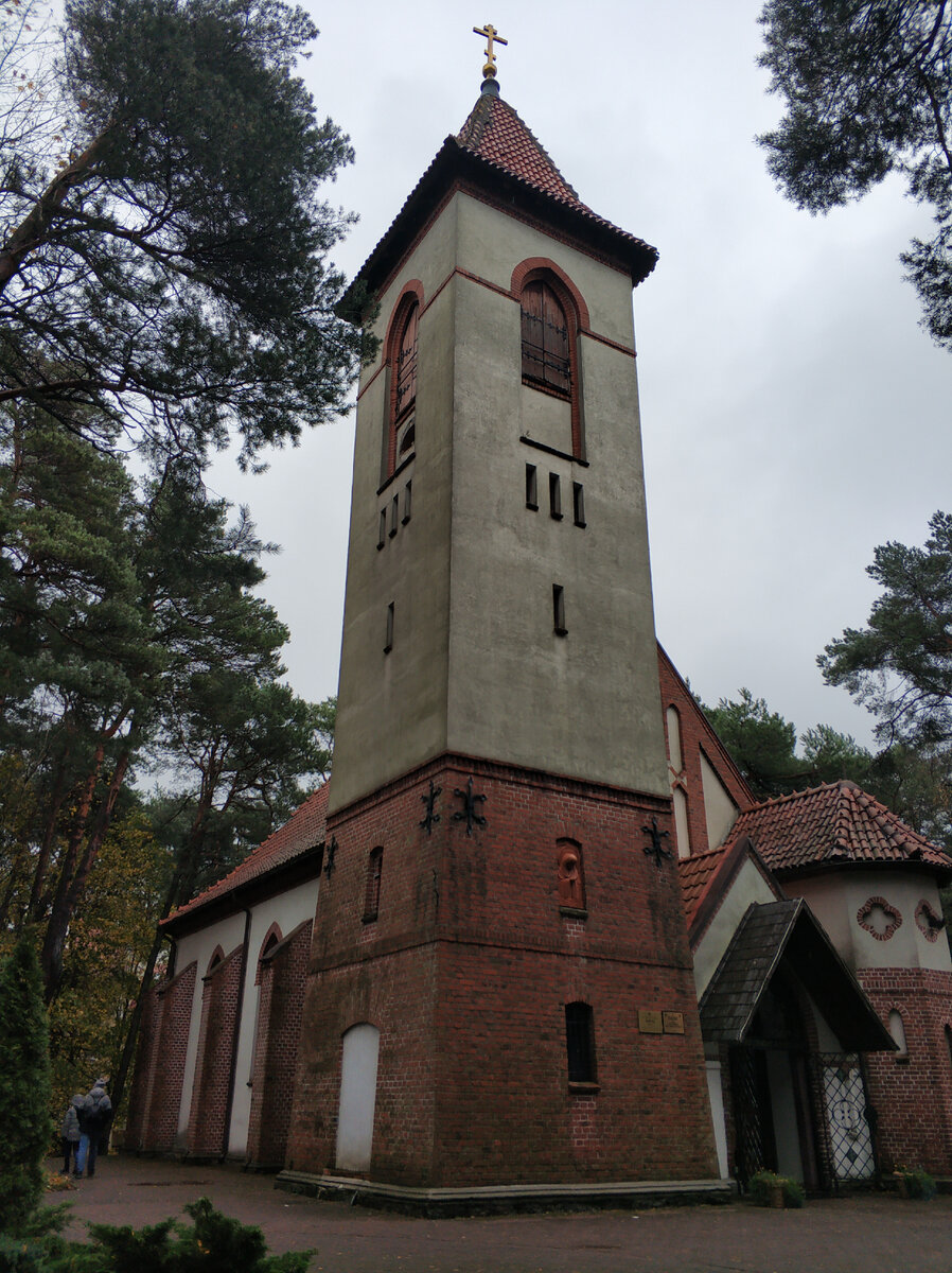 храм Серафима Саровского открыт в здание бывшей лютеранской кирхи