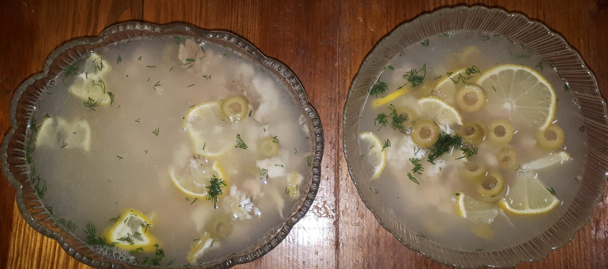 У меня получилось 2 салатника-небольших