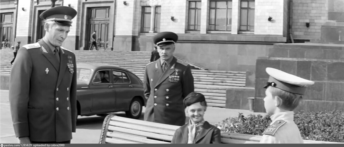 Кадр из фильма "Офицеры"
