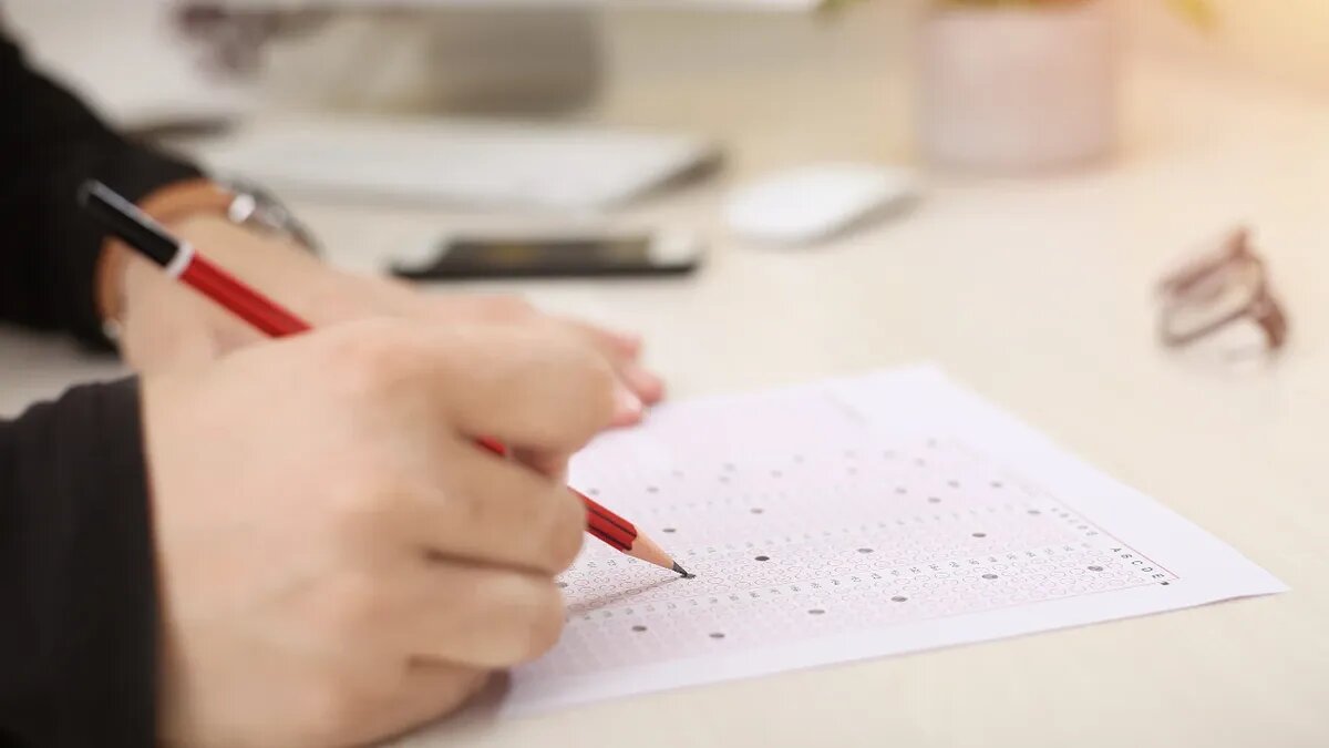 Многие школьники переживают за результаты ЕГЭ. Фото: Pxfuel.com