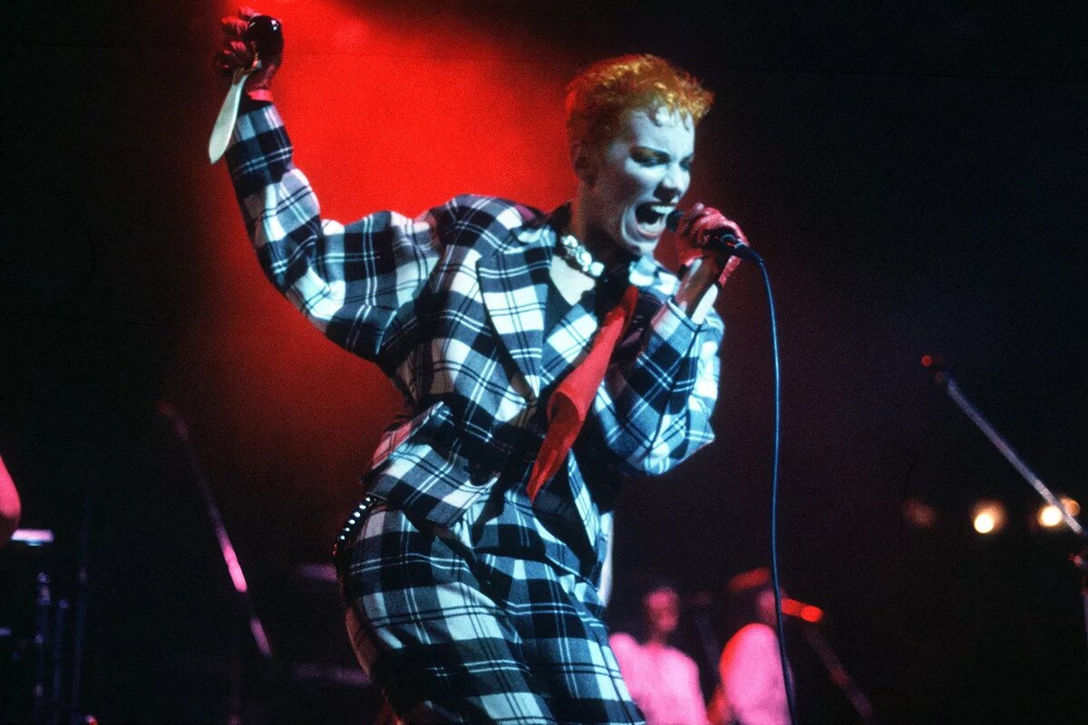 Энни Леннокс