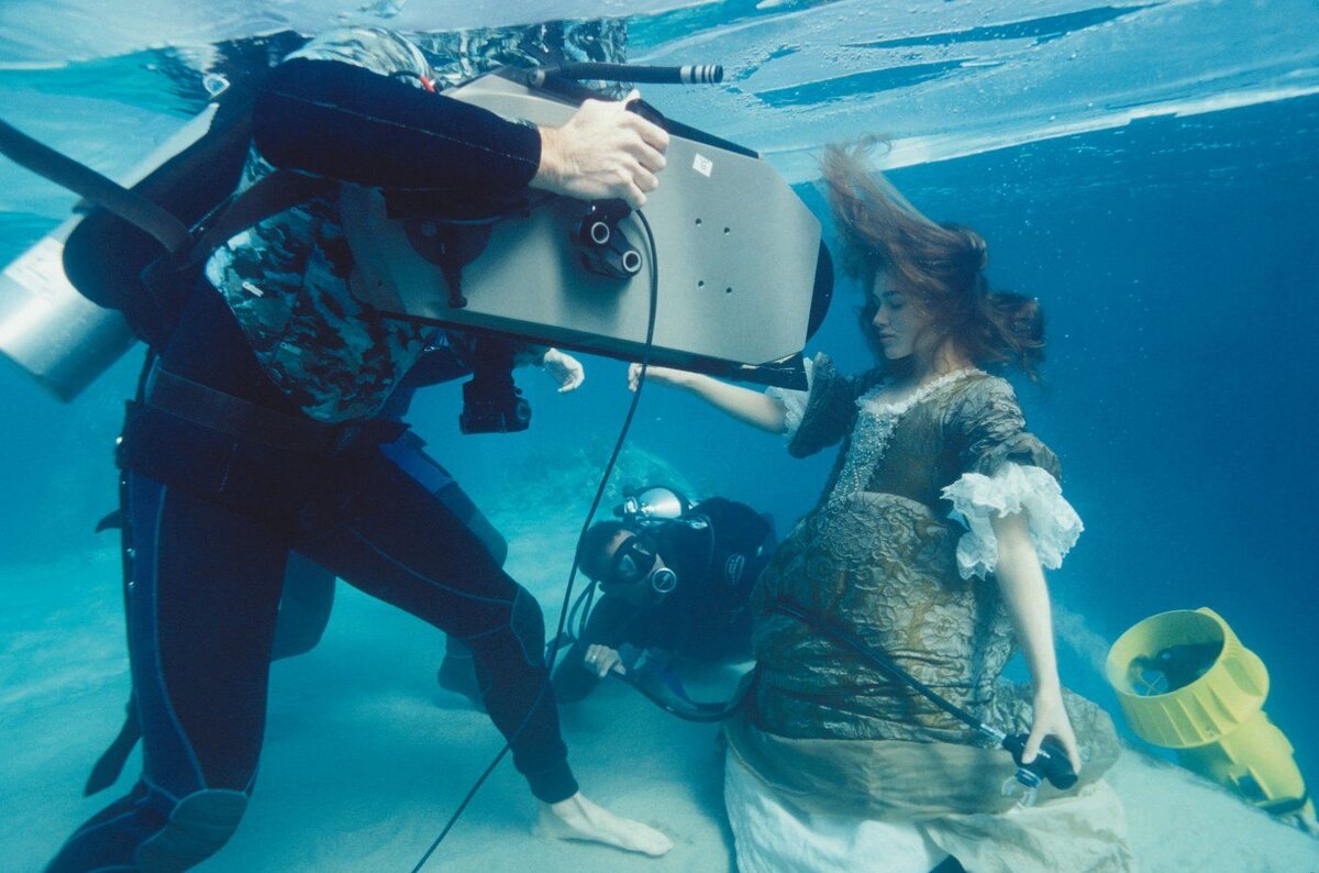 Съемка тонущей по фильму Элизабет Суонн