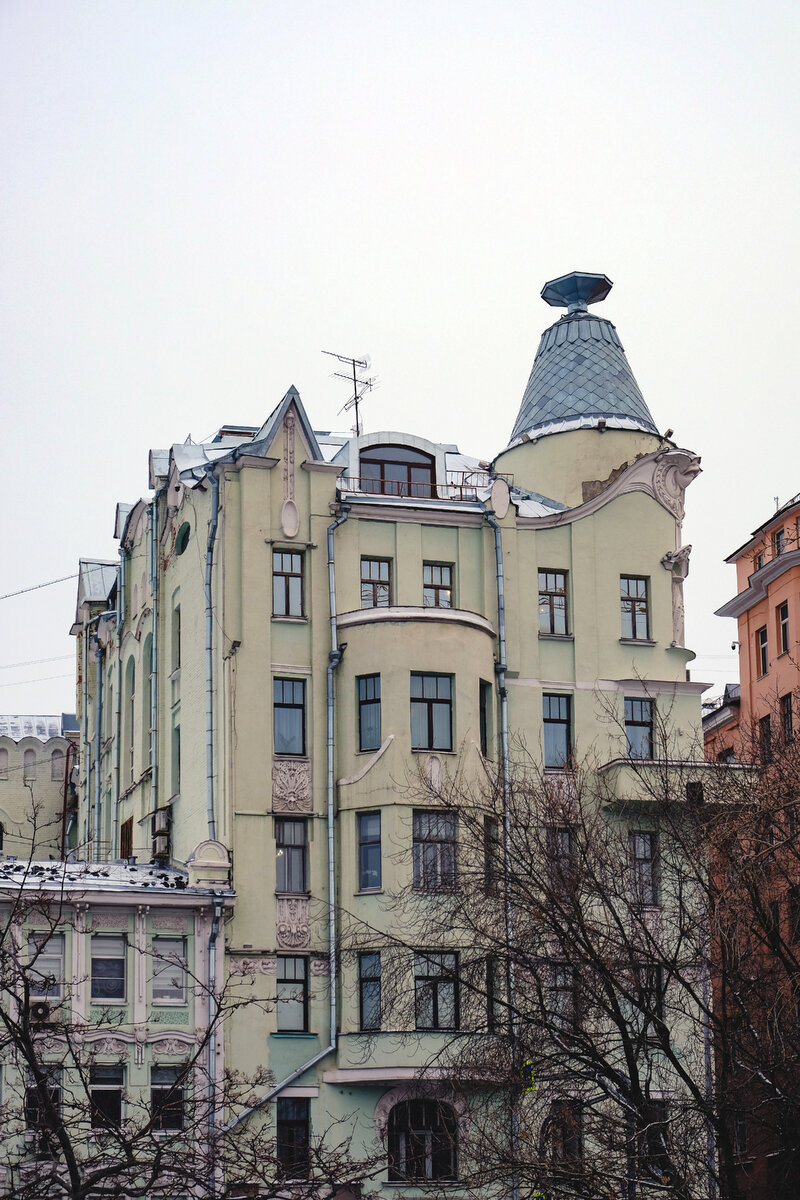 "Дом под рюмкой" на Остоженке | Прогулки по Москве | Дзен