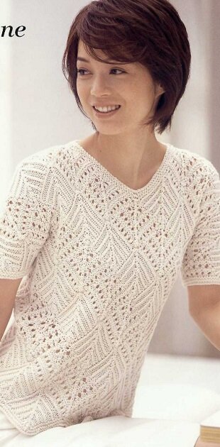Топ с диагональными полосами из ромбов в лёгком кремовом цвете. выкройка