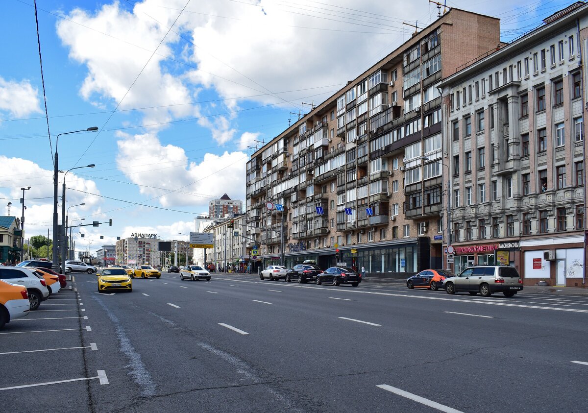 В наши дни Красная Пресня - оживлённая многополосная улица, не имеющая ничего общего с её описаниями ни в первом, ни во втором стихотворении Маяковского