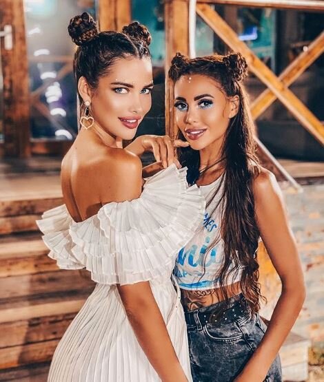 Алеся Семеренко и Юля Белая  (фото из Instagram)