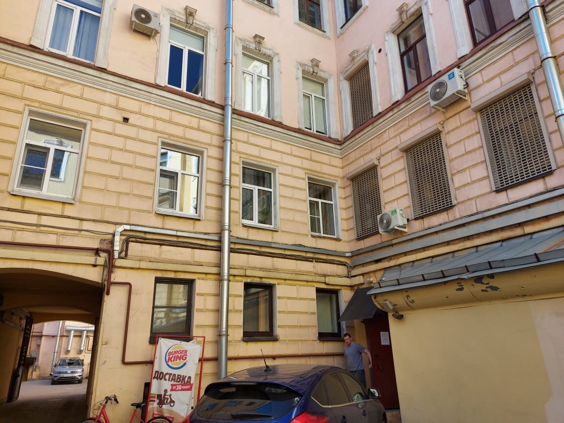 Двор-колодец Набережная Мойки 55.