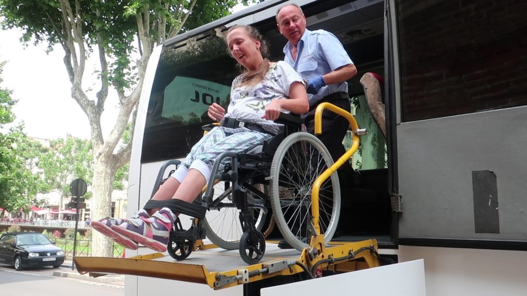 Подъемник в автобусе в Льорет де Мар