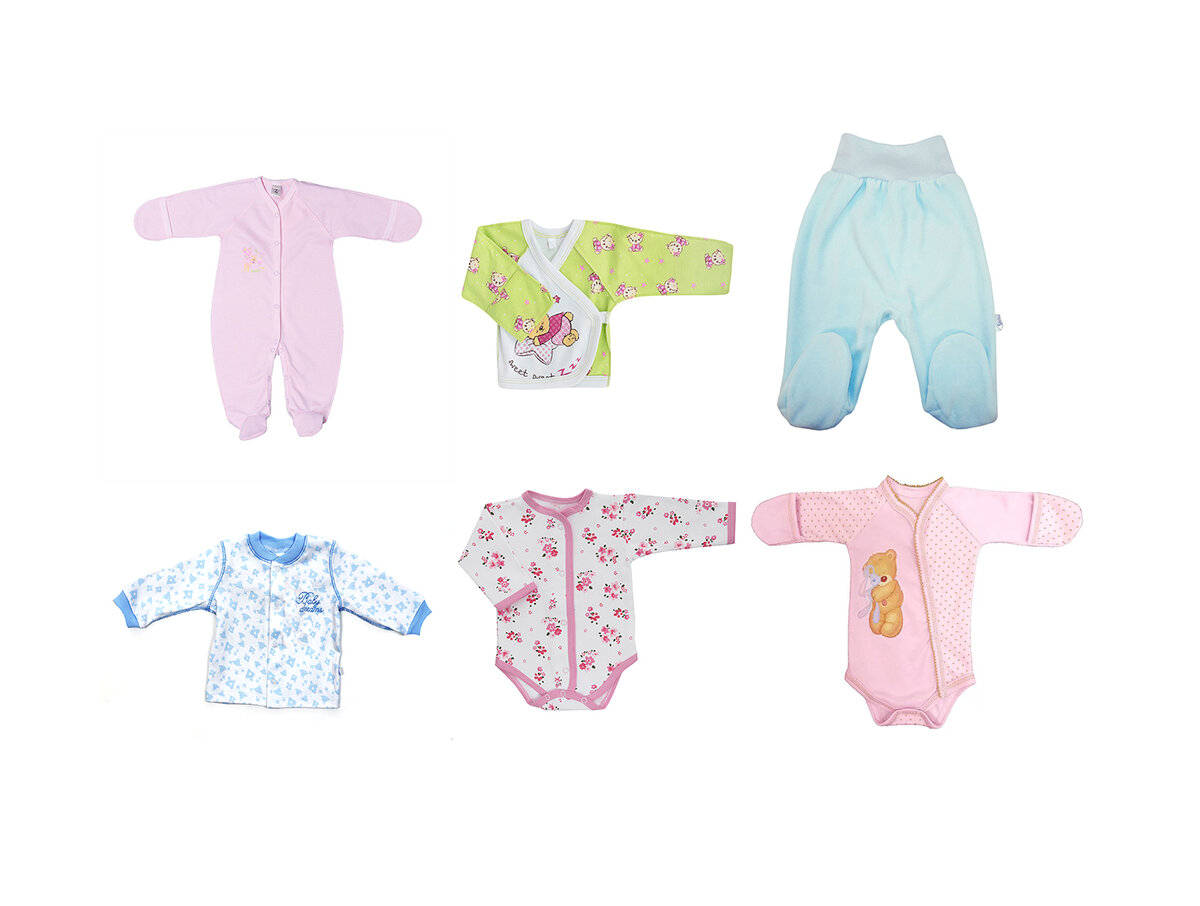 Первый месяц жизни проходит молниеносно.  Мой ребенок родился ростом 49 см, а к концу 1-го месяца уже был 57 см. 
На основе этого хочу сказать, что на первый месяц брать много одежды не считаю нужным. 

Лучше всего брать одежду, которая полностью расстегивается спереди, будь то бодик, комбинезон или другой вид одежды. Выбирайте одежду с царапками.
Смотря на сезонность, выбирайте длину рукава у одежки.
Чем обошлась я в первый месяц (отмечу, что мой ребенок родился в начале марта) и вся одежда была 56 размера
- бодики с длинными рукавами (2 шт)
- бодики с короткими рукавами (2 шт)
- рубашка (1 шт) - в ней хорошо проветривать ребенка
- распашонки берите с застежками (2 шт), а так они мне были не особо удобны в ипользовании, особенно в зимнее время. Летом использовала часто, для воздушных ванн. 
- ползунки с широкой резинкой, чтобы не давила животик (3 шт)
- нательные комбинезоны с длинным рукавом (2 шт) – у меня были и флисовые и трикотажные
- носочки (2 шт) – они особо и не загрязнялись
- царапки (2 шт) – в основном одежка уже была с царапками
- чепчики (2 шт)
- пеленки разные: флисовые, трикотажные и т.д. ( у меня их было штук 7-10) – это если будете пеленать конечно же. Но в любом случае 3-4 пеленки пригодятся в обиходе.

На улицу я одевала флисовый комбез, носочки, чепчик и теплую шапочку, укутывала в пеленку и в теплый пледик (специальный для выписки). Пинетками не пользовалась, т.к. ноги ребенка и без того были в тепле. Также можно купить теплый комбинезон, трансформирующийся в конверт.

В общем-то это весь список, которым я пользовалась в первый месяц жизни. Надеюсь, он будет кому-то полезен.
