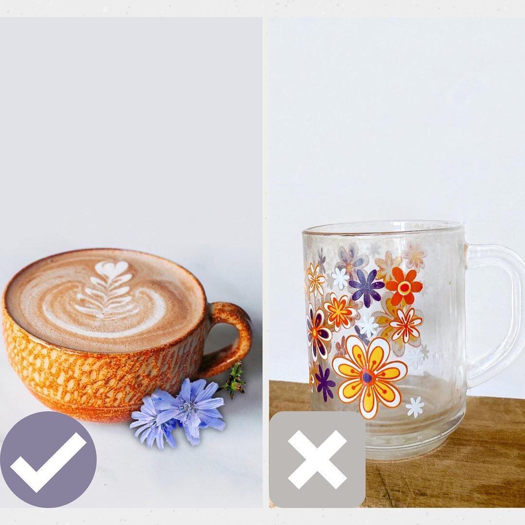 На фото слева чашка Ne Bogi Ceramics из эксклюзивного заказа для одной московской кофейни