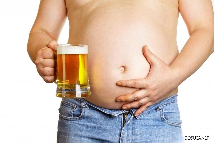 Пивной живот появляется у мужчин в возрасте «чуть за сорок» (а у некоторых и раньше) и не является предметом гордости, как бы многие ни отшучивались. В народном понимании пивной живот — символ слабости мужчины перед алкоголем. Но на деле всё не так просто, как можно подумать.
1
Генетика — важнейший фактор
