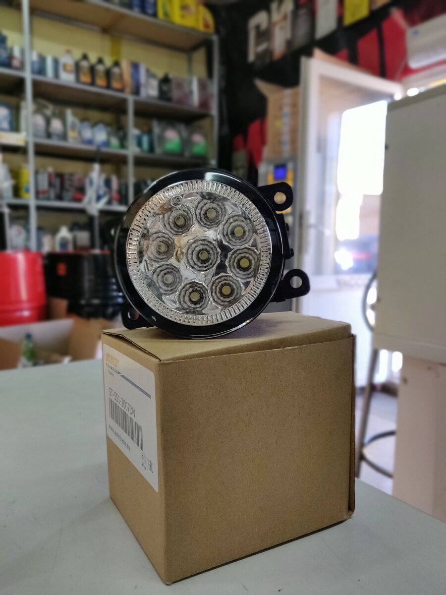 Вид спереди.