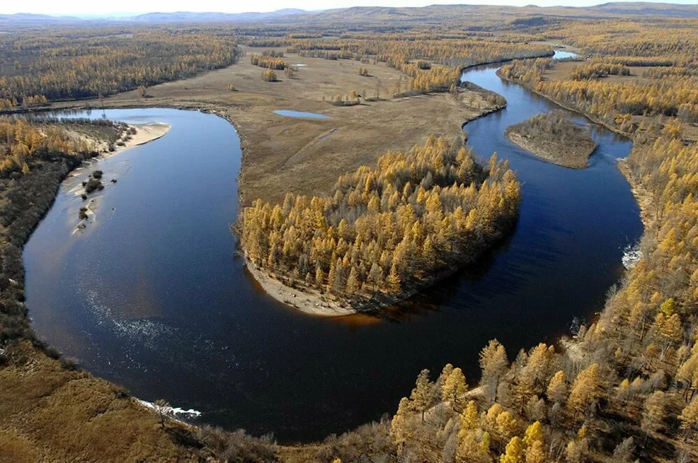 Одна из крупных рек сибири