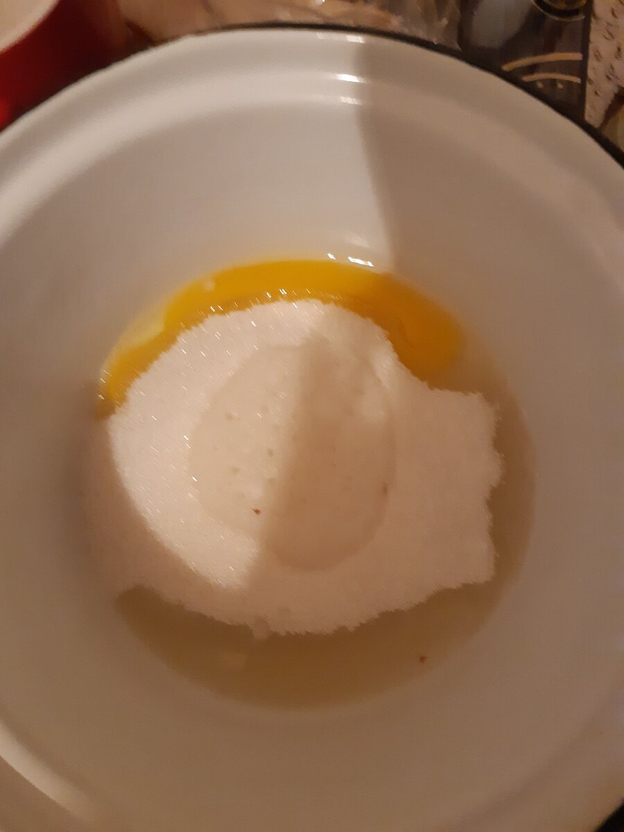 яйца, сахар сода погашенной уксусом