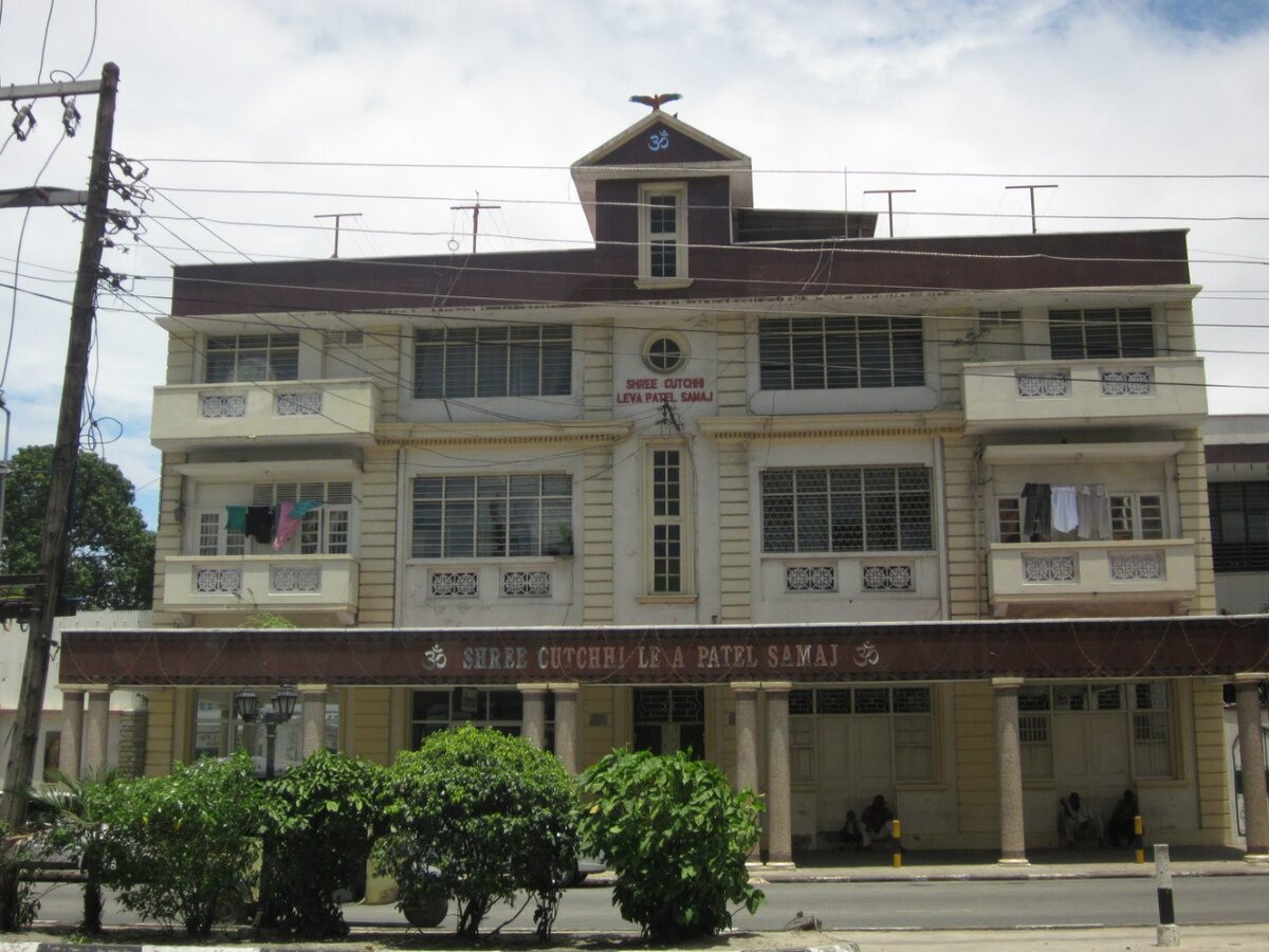 Какое-то индийское здание