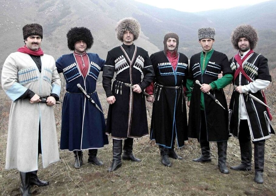Национальный костюм кавказцев