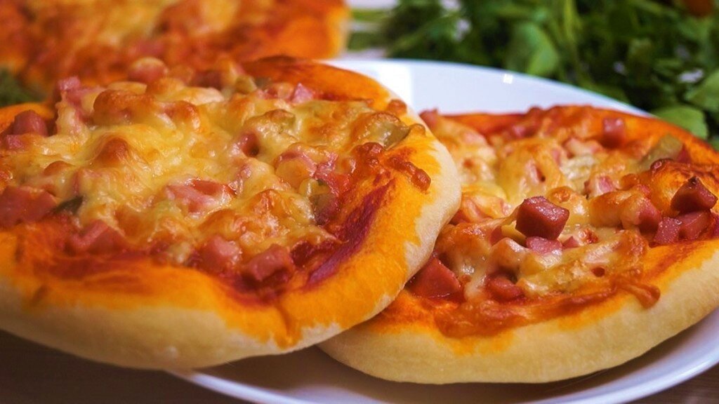 «Школьная» пицца как в столовой в домашних условиях: рецепт - Лайфхакер
