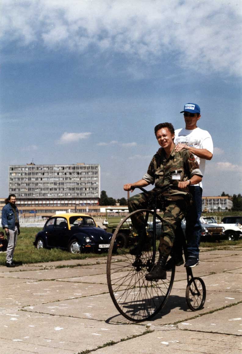 Выставка "Ретро  автомобили", Москва, Тушино, 1998 г.