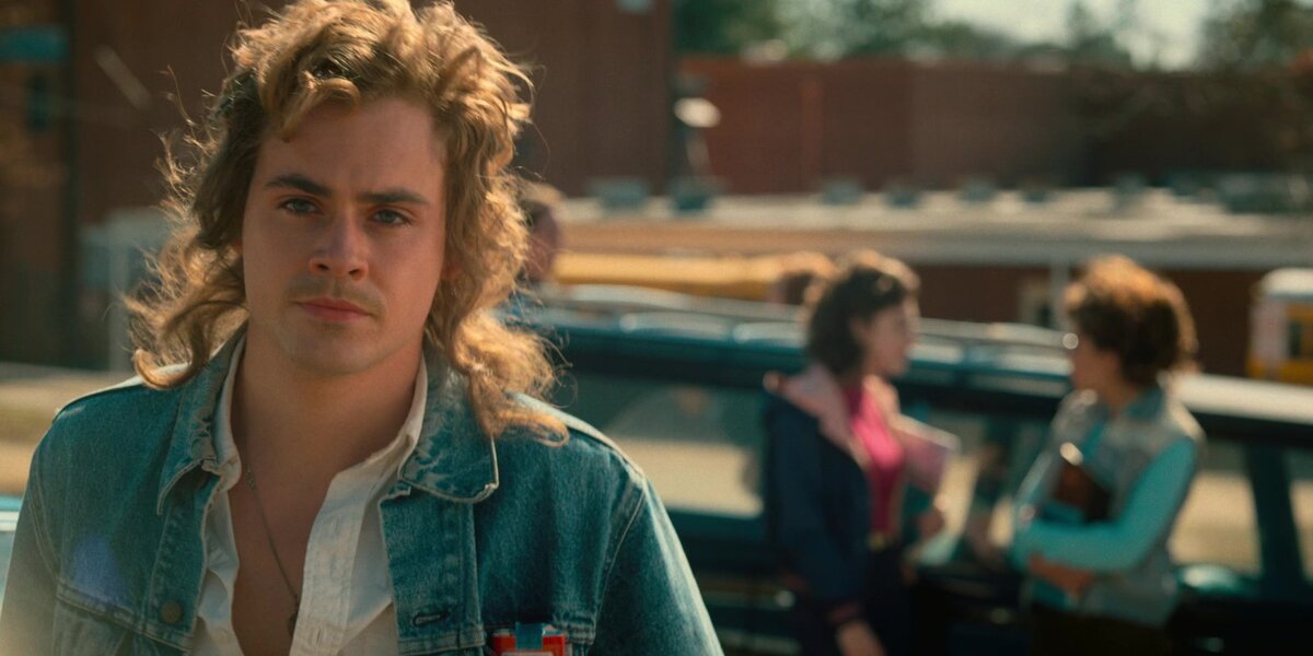 Дакре Мантгомери в сериале Очень странные дела 