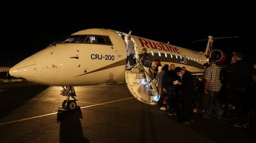 Bombardier CRJ200 а/к РусЛайн, рейс Псков - Калининград