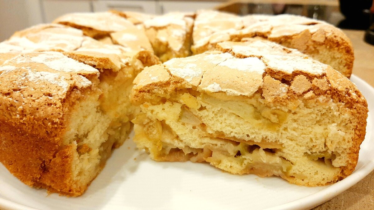 Шарлотка со сгущенкой