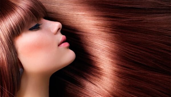 Сегодня вы можете найти множество специальных средств, которые помогут сохранить здоровое состояние кожи и волос. Приобретите ухаживающие средства, содержащие протеин и кератин. Эти компоненты восстанавливают структуру волос и отлично помогают против секущихся кончиков. Системное использование средств положительно влияет на внешний вид волос.