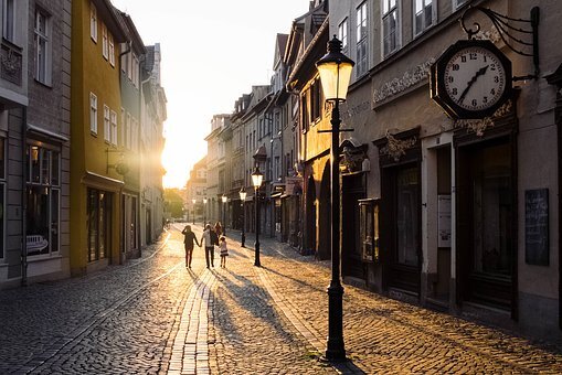 Дорога в школу. Фото https://cdn.pixabay.com