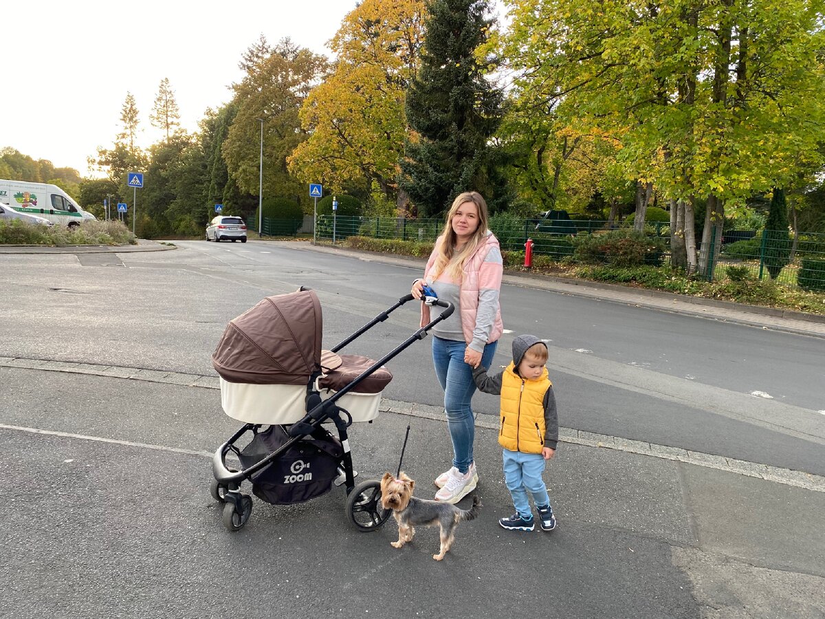 Привет! Меня зовут Александра. На своём канале рассказываю о жизни в Германии и своём опыте материнства. 3 недели назад я стала мамой во второй раз))