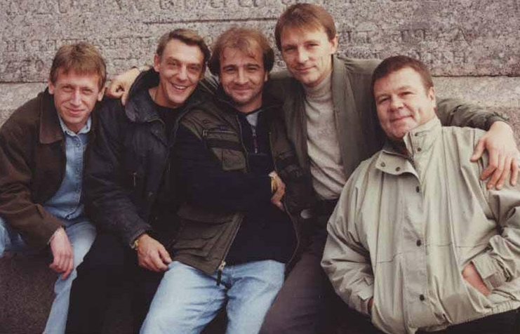 Главные герои сериала "Улица разбитых фонарей" (фото: smi2.ru)