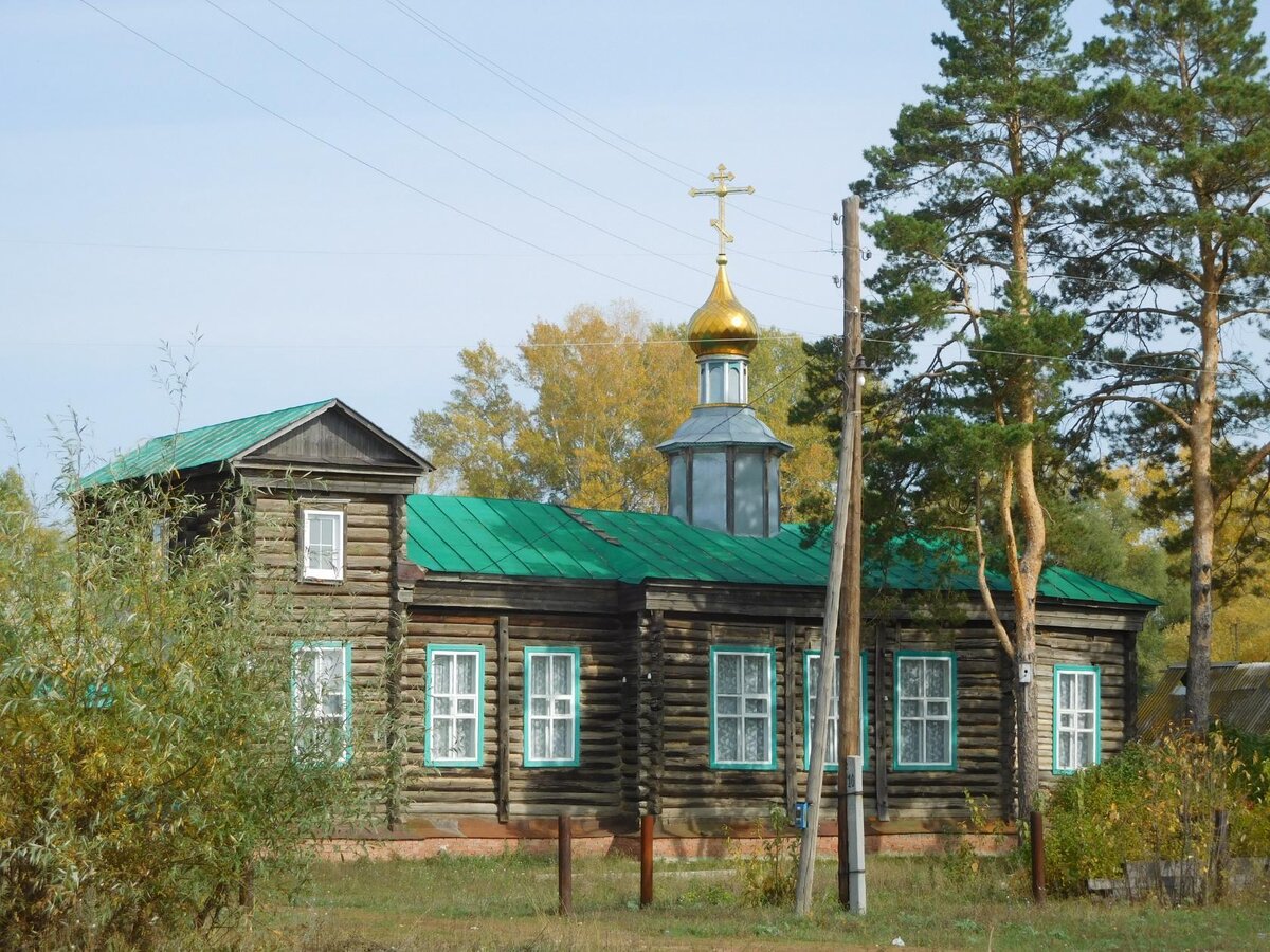 Бывшая старообрядческая церковь в селе. Надстроили купол и сделали православную.