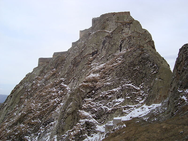Одна из крепостей Бабека в наши дни. Расположена в 3 км к югу от Калейбара (Восточный Азербайджан, Иран)