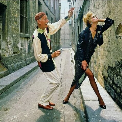 (Норман и его модель, вживаются в образ)