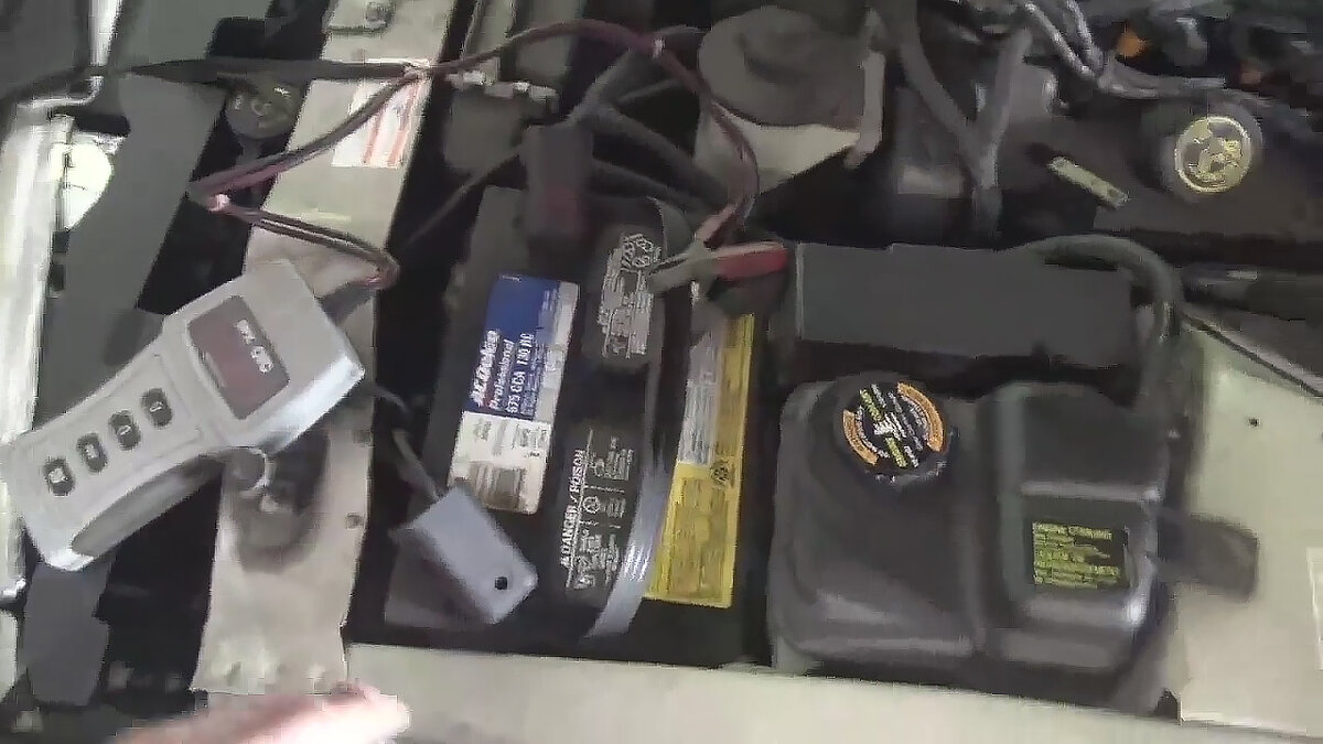 Если нагрузить такой прибор током в 700 А, от оператора только дымящиеся тапочки останутся