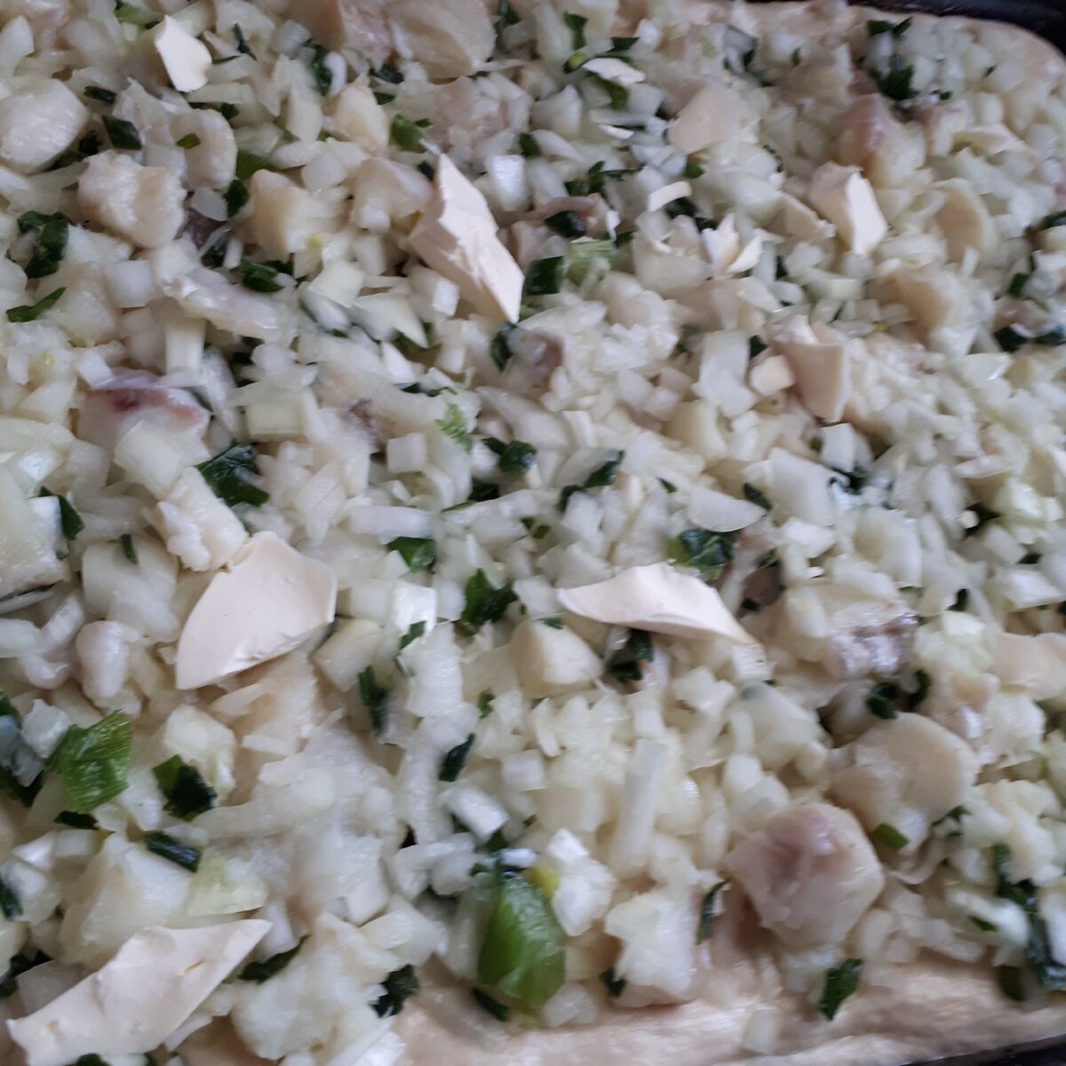 Пирог с зубаткой из слоеного